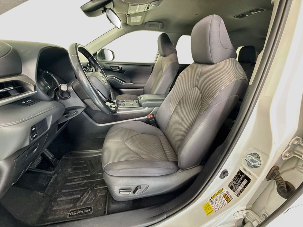 Used 2021 Blizzard Pearl Toyota LE image 19