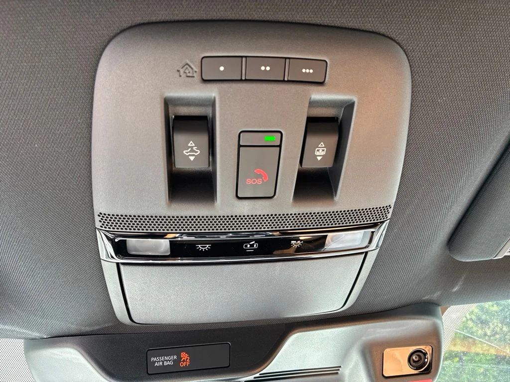 New 2026 Everest White TriCoat / Super Black Two-tone Nissan Platinum Reserve image 24
