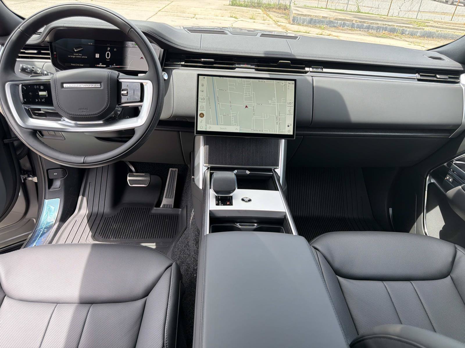 New 2026 Eiger Grey Land Rover SE image 10