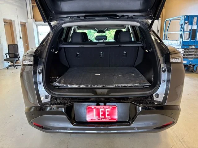 New 2026 Gun Metallic Nissan Platinum image 18