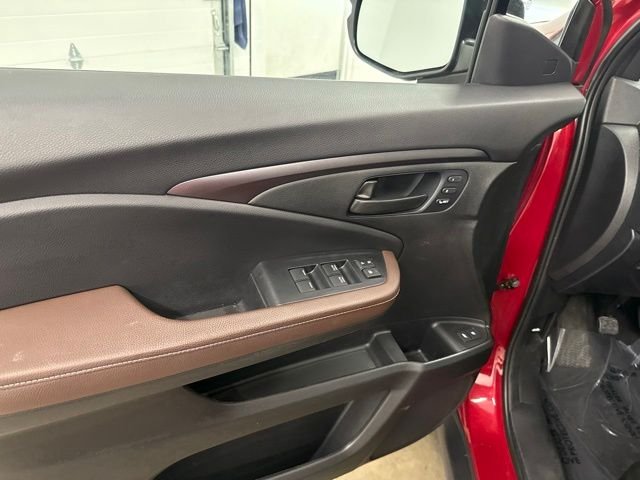Used 2025 Red Honda EX-L image 26