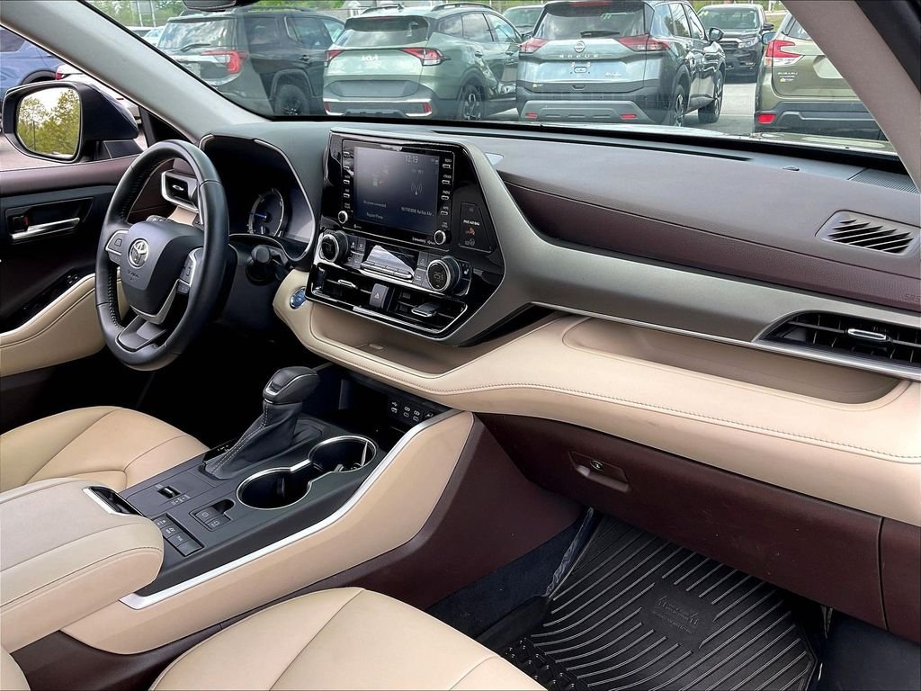Used 2022 Blueprint Toyota XLE image 13