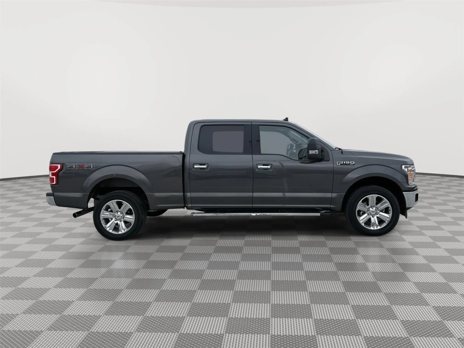 Used 2020 Magnetic Ford XLT image 4