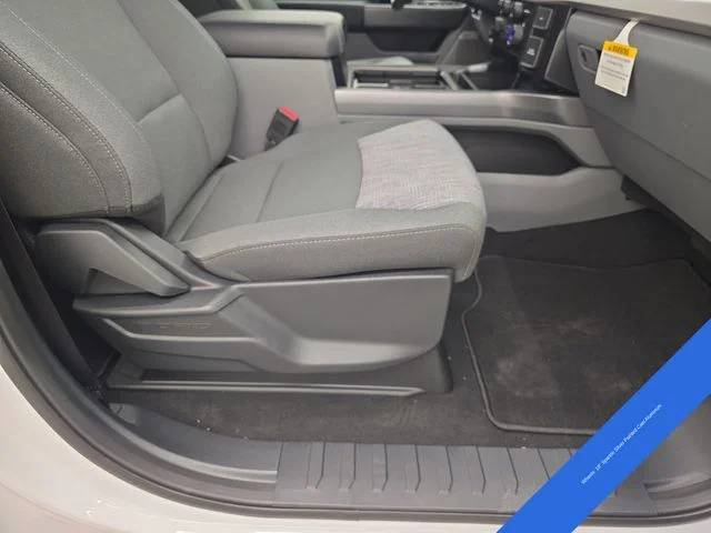 New 2026 Oxford White Ford F-250® XLT image 12