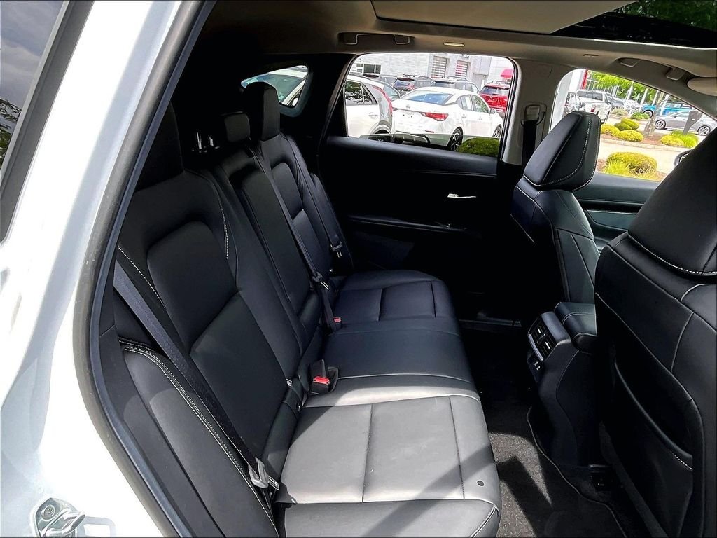 Used 2025 White Nissan SL image 16