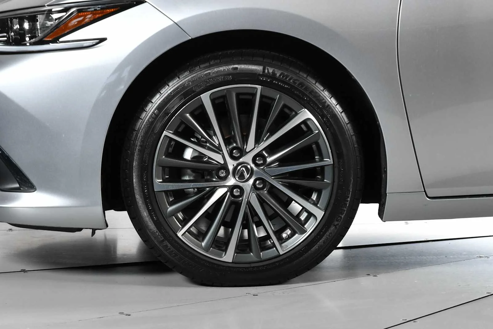 Used 2025 Iridium Lexus  image 12