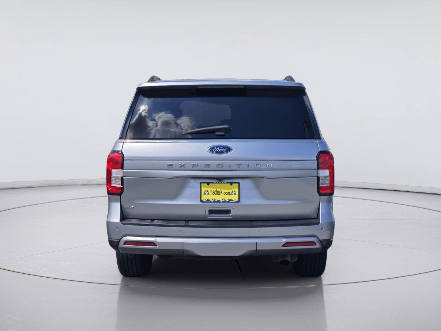 Used 2024 Iconic Silver Ford XLT image 7