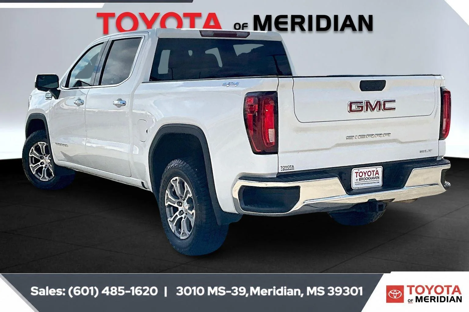 Used 2024 Summit White GMC SLT image 2
