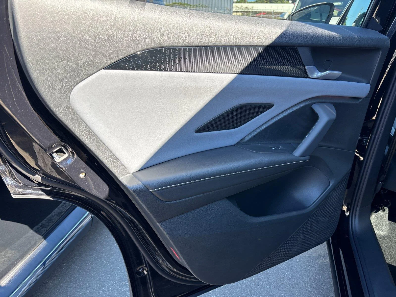 New 2026 Deep Black Pearl Volkswagen SE image 30