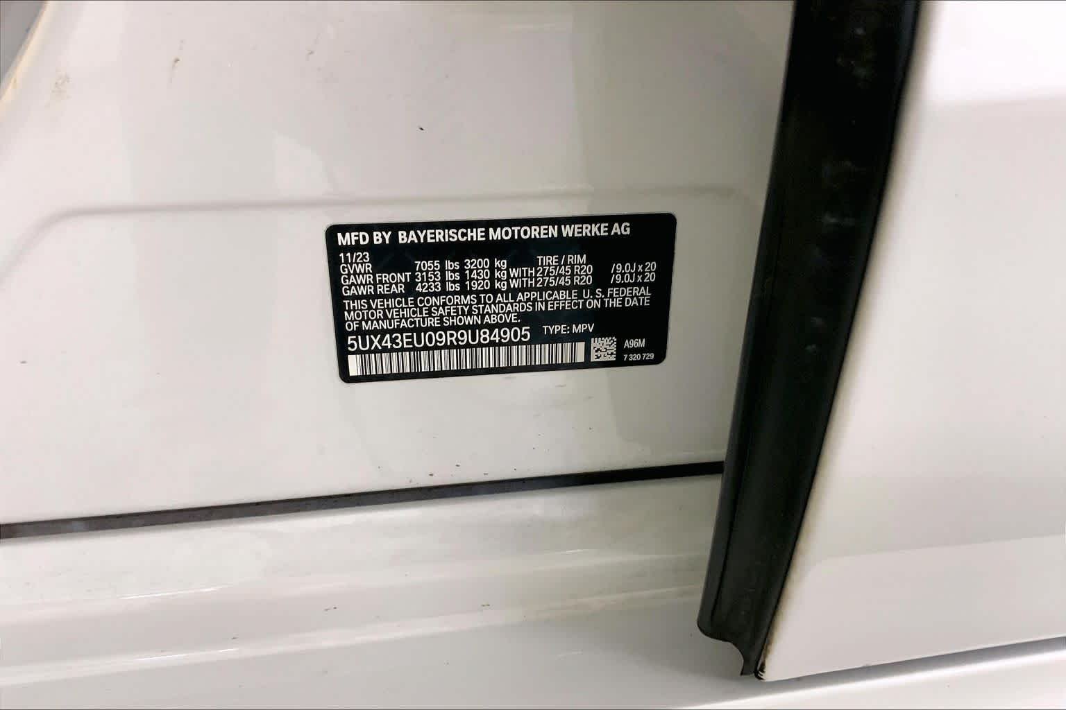 Used 2024 Mineral White Metallic BMW xDrive50e image 36