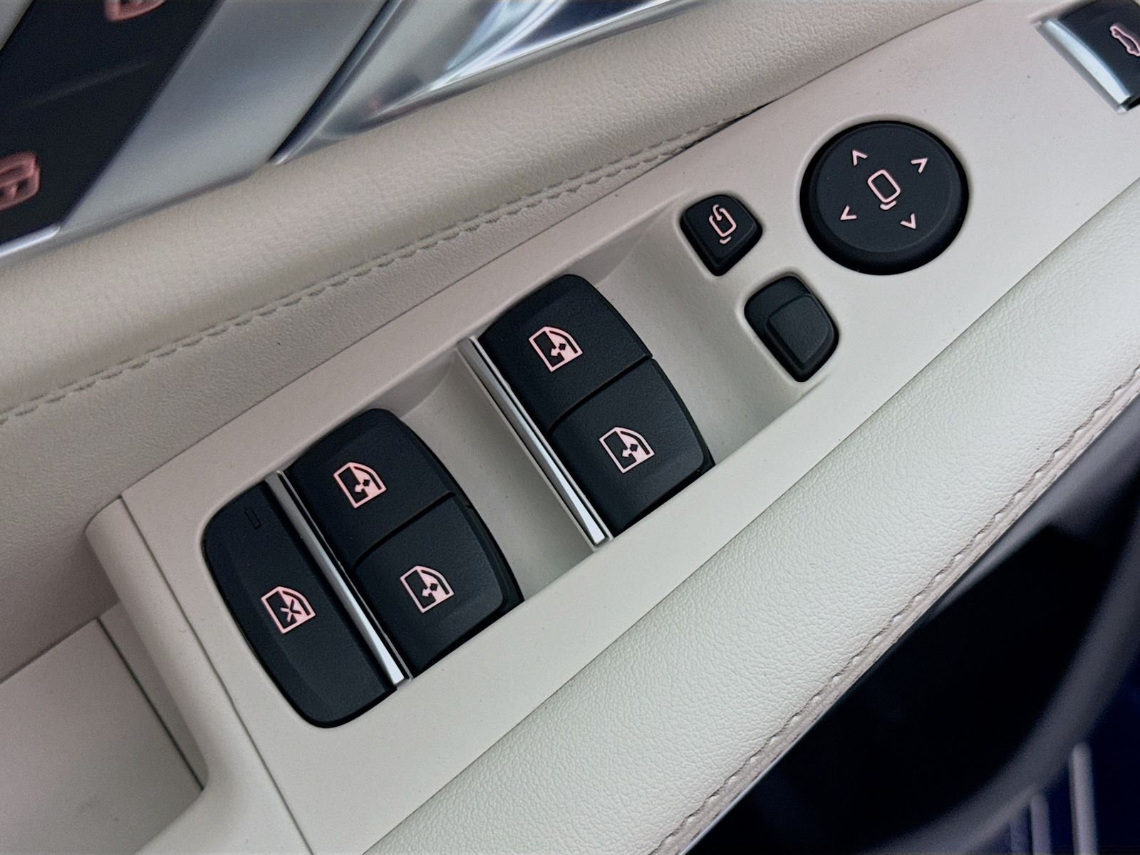 2026 BMW X5 M60i - Photo 18