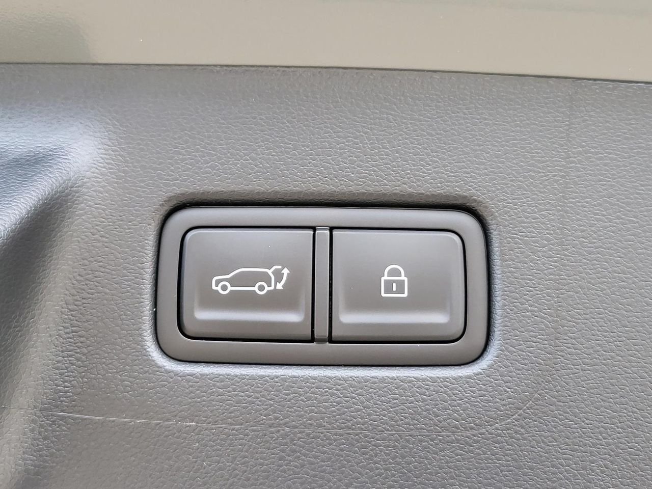 New 2026 Hampton Gray Hyundai SEL FWD image 10
