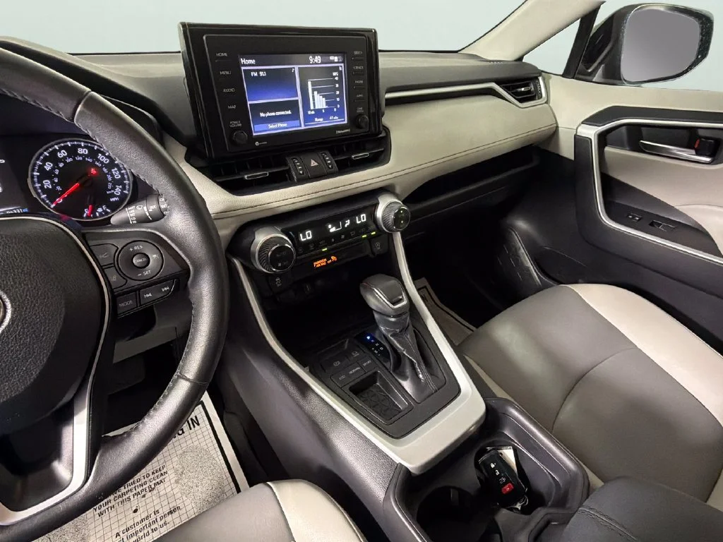 2020 Toyota RAV4 XLE Premium - Photo 20