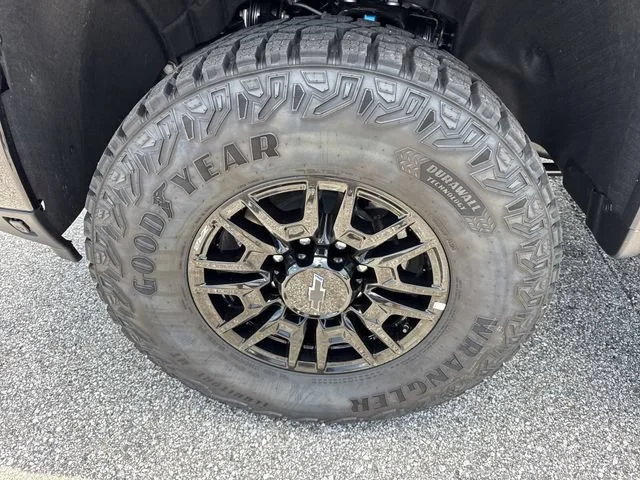 2026 Chevrolet Silverado 2500 HD ZR2 - Photo 9