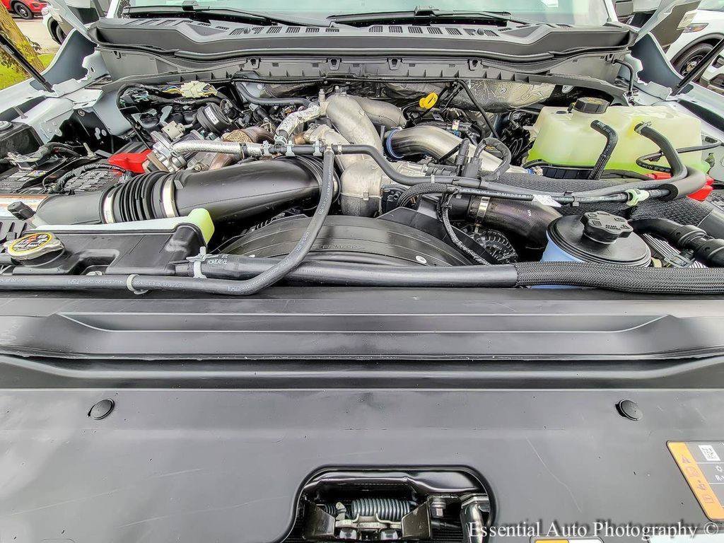 New 2025 Oxford White Ford F-450® XL image 26