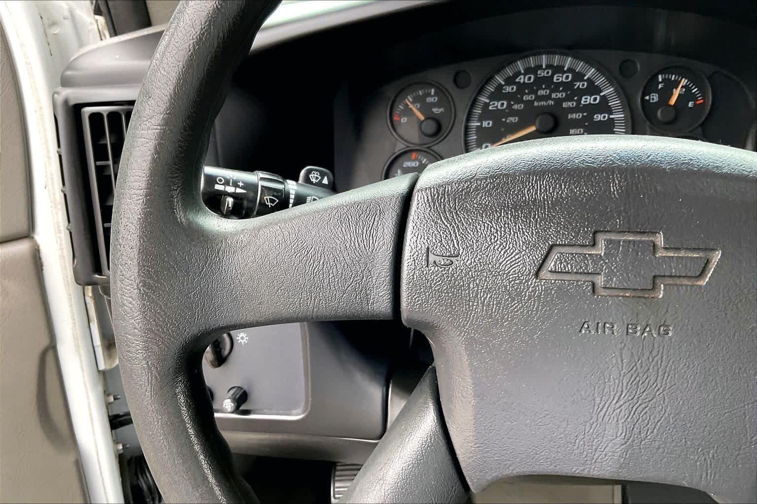Used 2007 Summit White Chevrolet  image 20