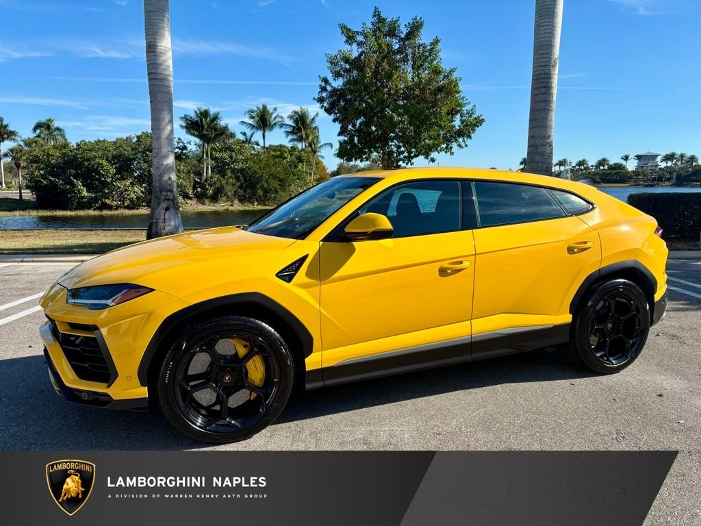 2022 Lamborghini Urus Base