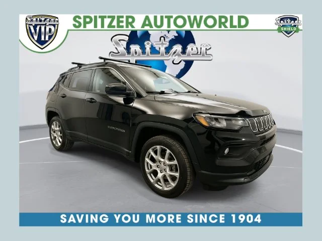 Used 2022 Black Jeep Latitude Lux image 1