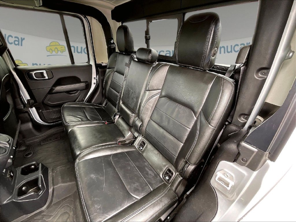 Used 2022 Silver Zynith Clearcoat Jeep Overland image 14