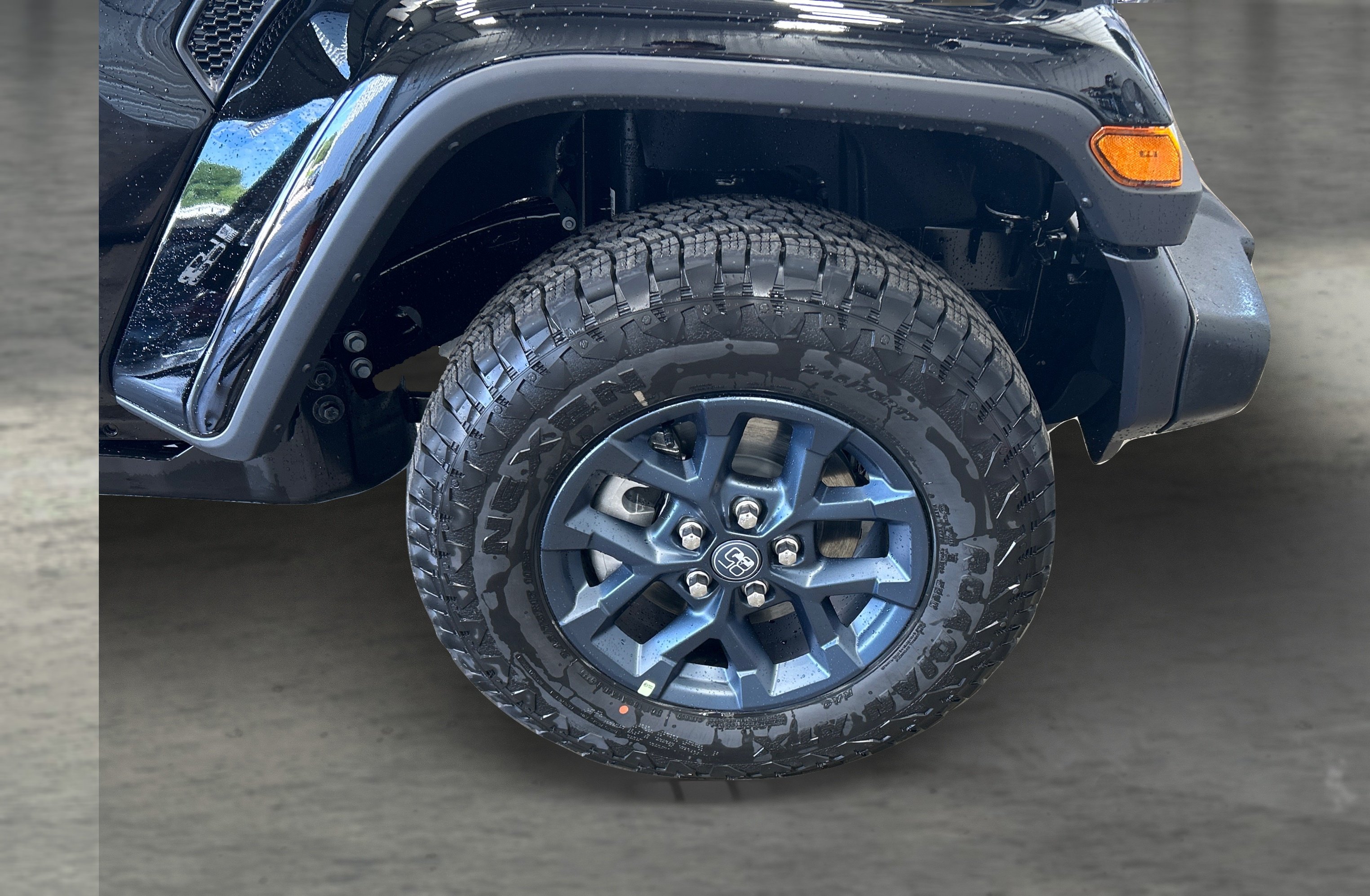 New 2026 Black Clear-Coat Exterior Paint Jeep 85th Anniversary Edition image 22