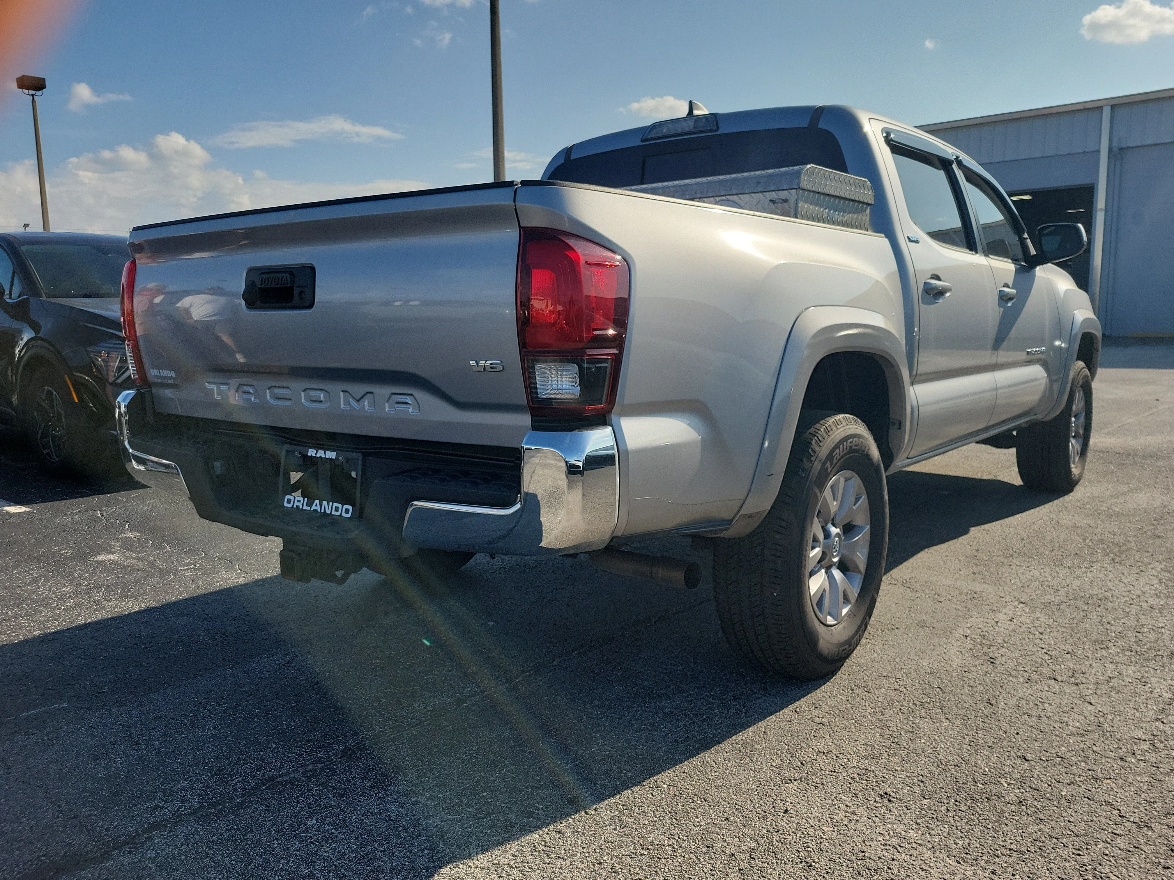 Used 2018 Silver Sky Metallic Toyota SR5 image 5