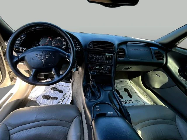 Used 2002 White Chevrolet Base image 10