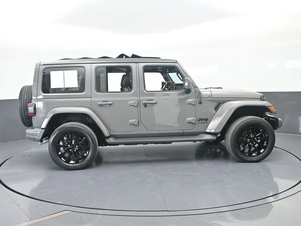 Used 2022 Sting-Gray Clearcoat Jeep Unlimited Sahara High Altitude image 6