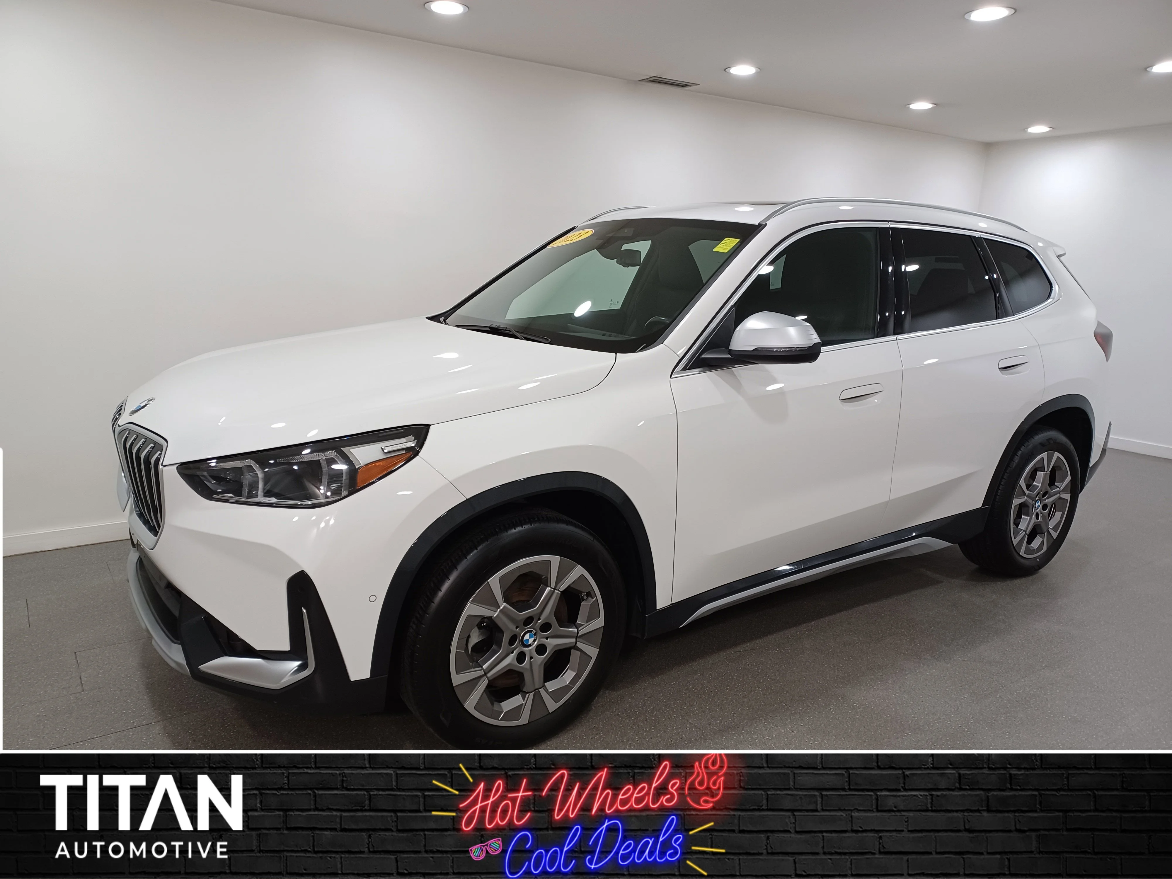 Certified Used 2023 Mineral White Metallic BMW xDrive28i*Nav | Htd Steering Wheel | Pano Roof | Htd Leather | Lane Keep Assist | Rain Sense Wipers image 1
