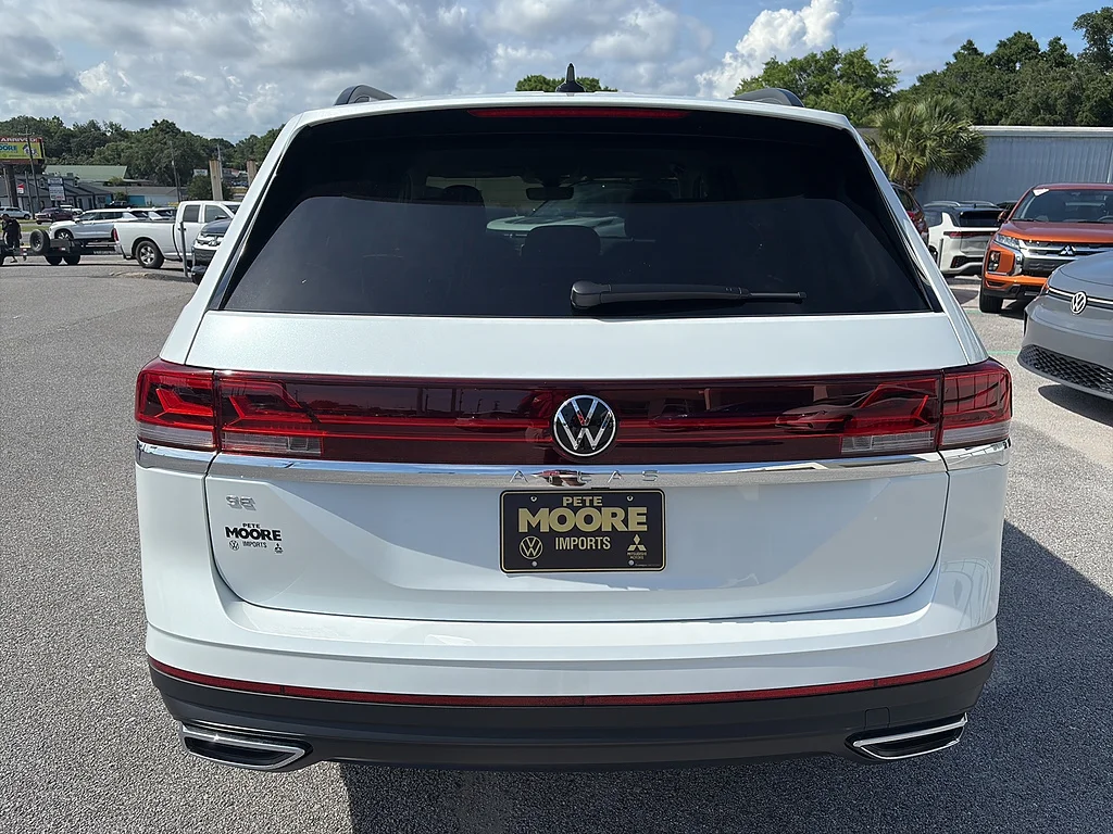 New 2026 Opal White Pearl Volkswagen 2.0T SE FWD image 7