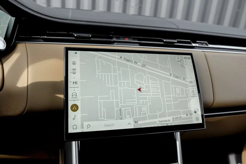 New 2026 Fuji White Land Rover SE image 13