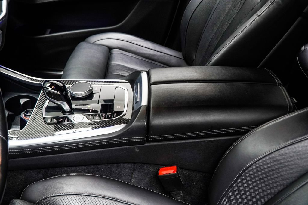 Used 2022 White BMW M50i image 21