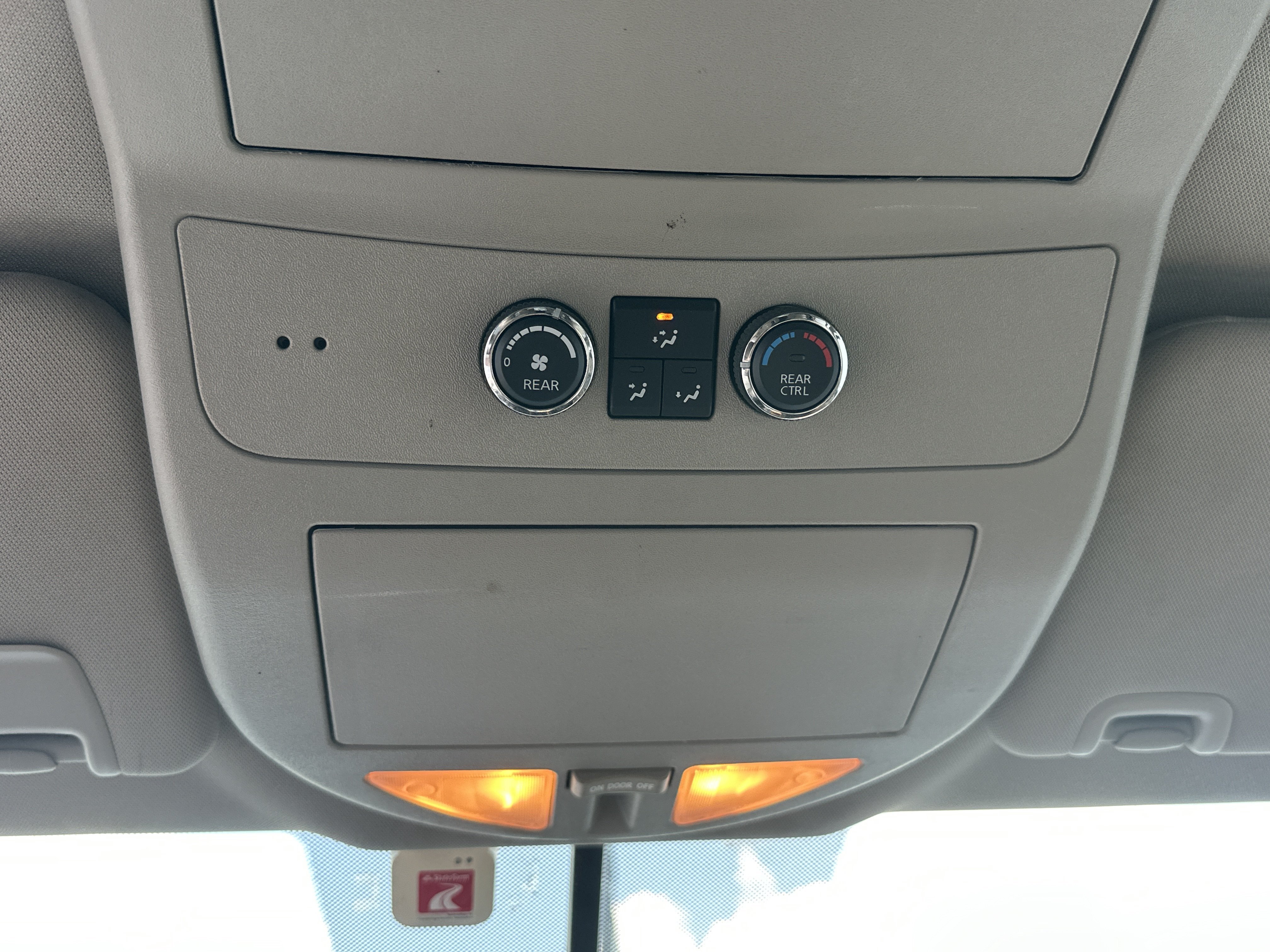 Used 2015 Java Metallic Nissan Platinum image 25