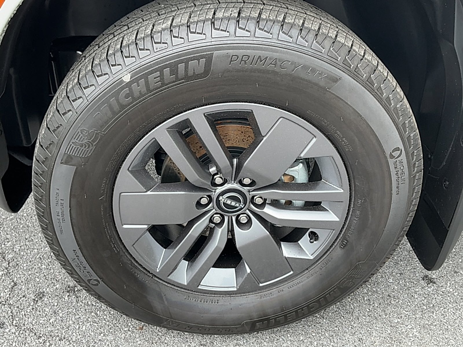 New 2026 Glacier White Nissan SV image 5