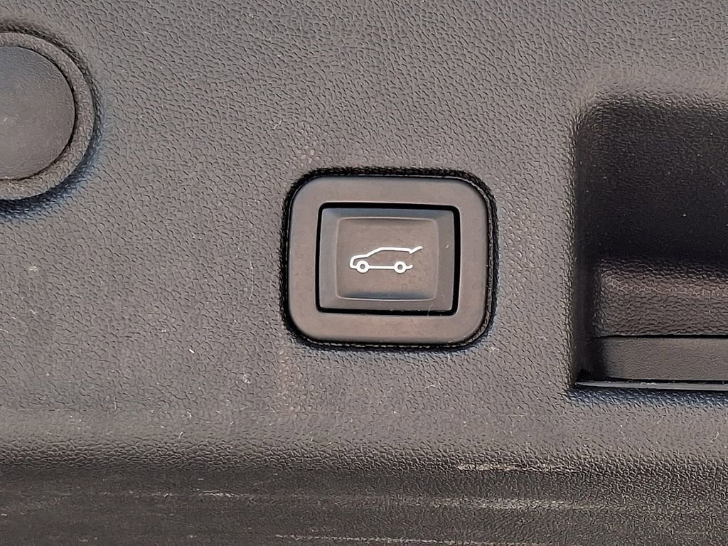 Used 2018 NIGHTFALL GRAY METALLIC Chevrolet LT image 29