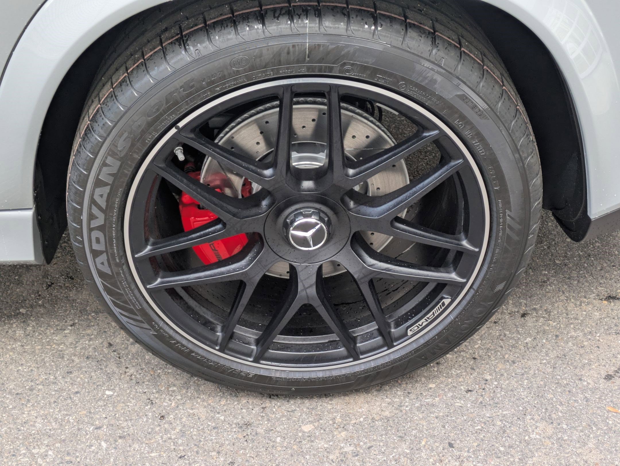 New 2026 MANUFAKTUR Alpine Grey Mercedes-Benz AMG® GLE 63 S image 17
