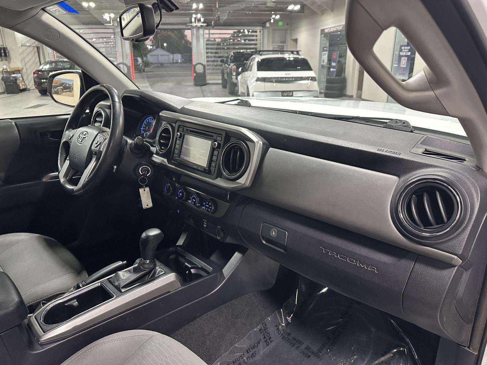 2017 Toyota Tacoma SR5 - Photo 16
