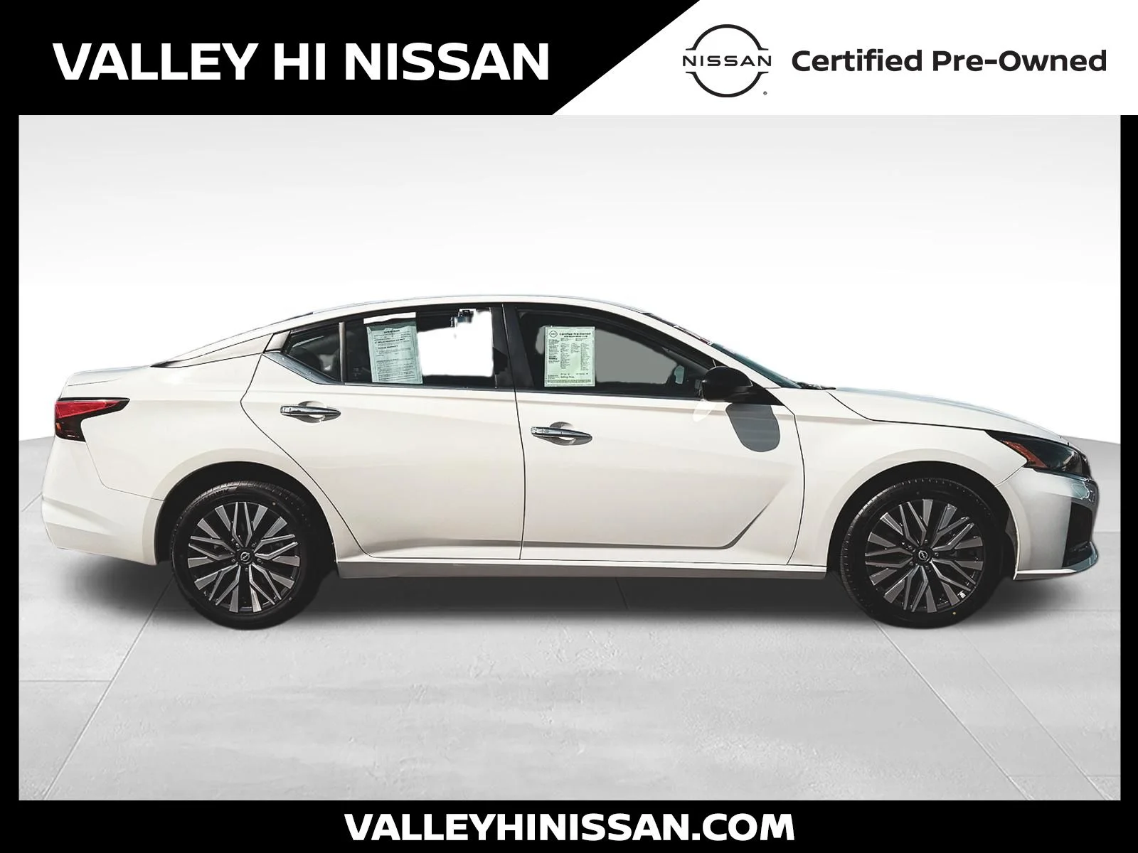 Used 2025 White Nissan 2.5 SV image 8