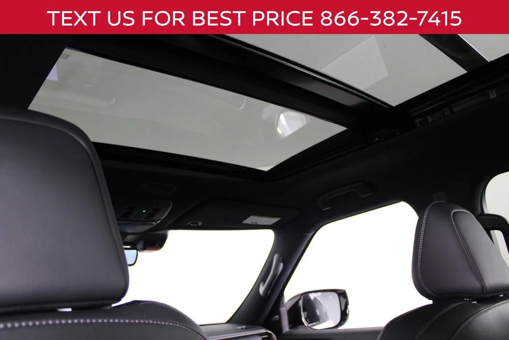 New 2026 Aspen White TriCoat / Super Black Two-tone Nissan PRO-4X® image 26