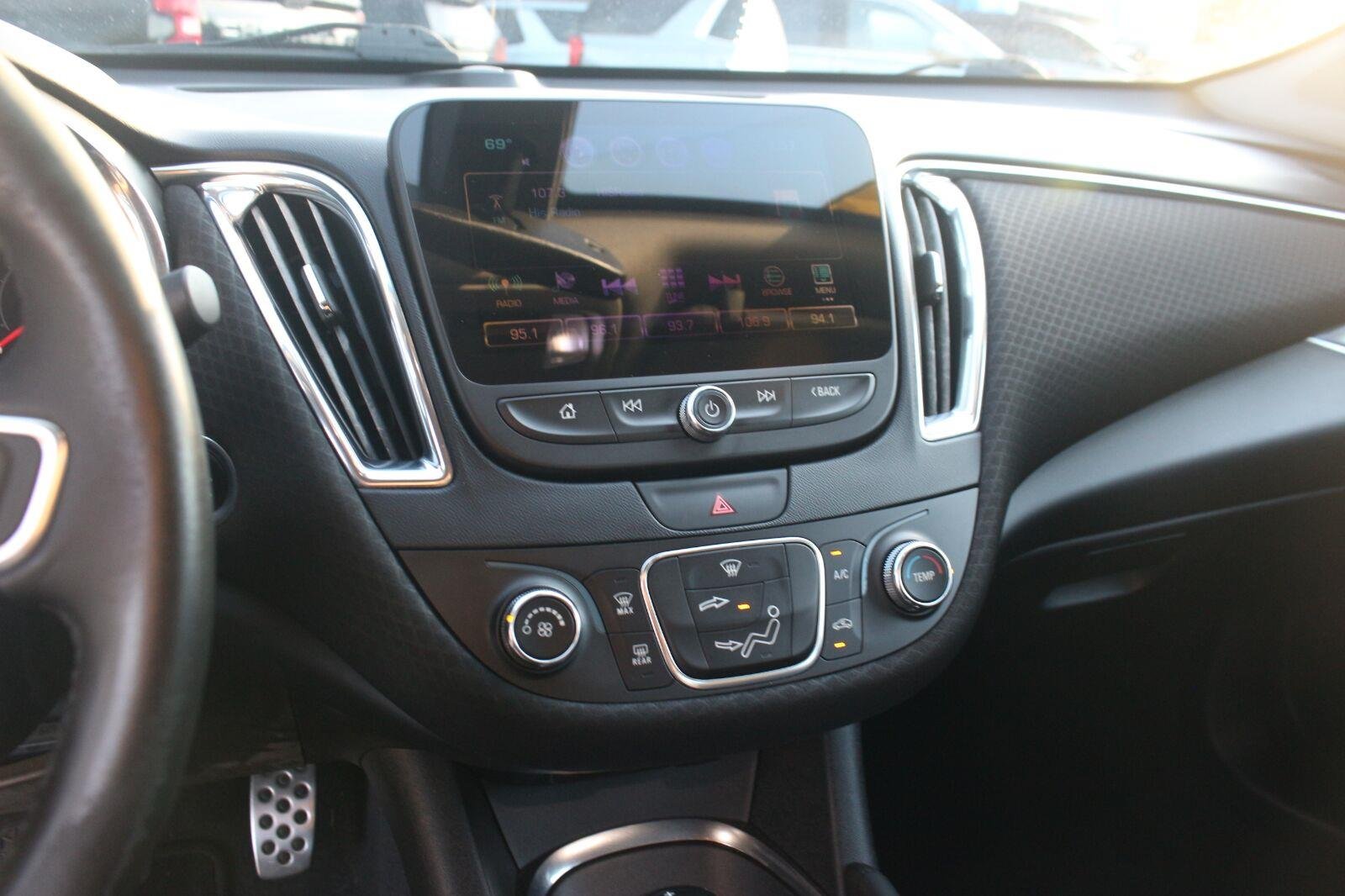 Used 2017 IRIDESCENT PEARL TRICOAT Chevrolet LT image 20