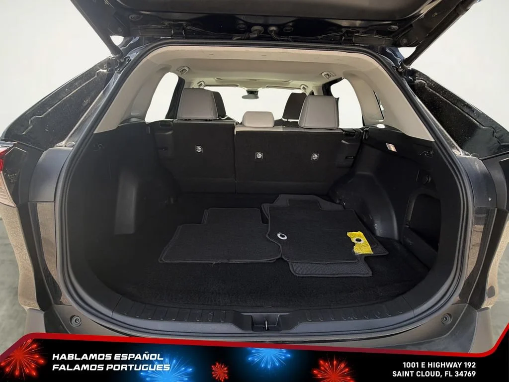 Used 2022 Black Toyota XLE Premium image 25