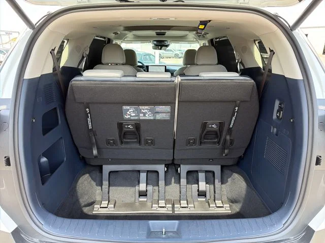 2027 Kia Carnival SX - Photo 25