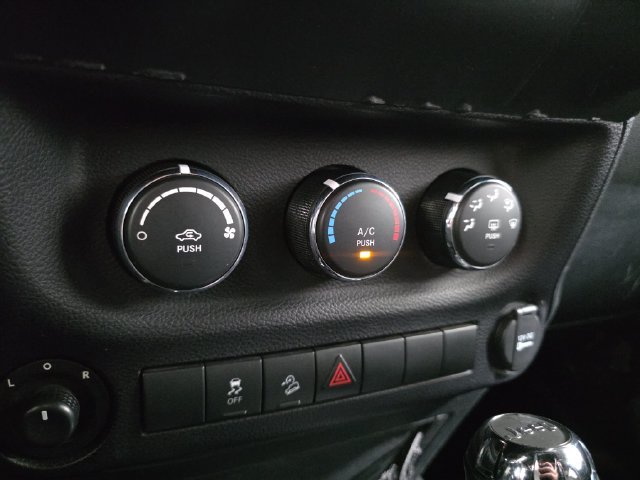 Used 2016 Gray Jeep Unlimited Sport image 22