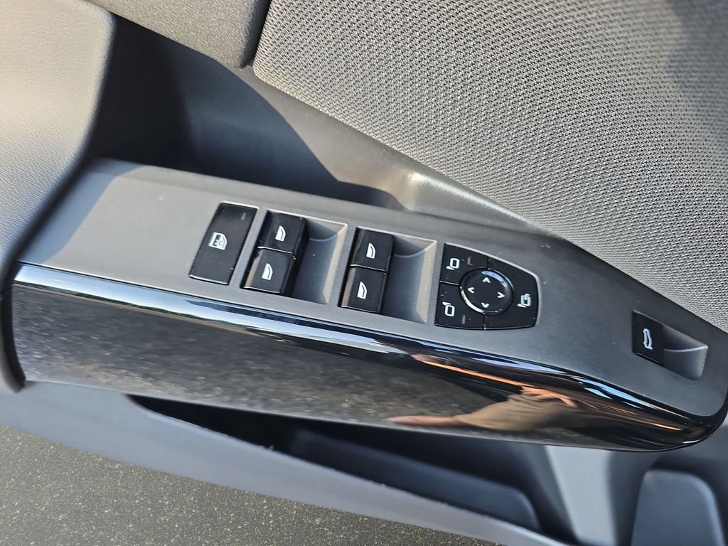 New 2026 Black Sapphire Metallic BMW 30 xDrive image 27