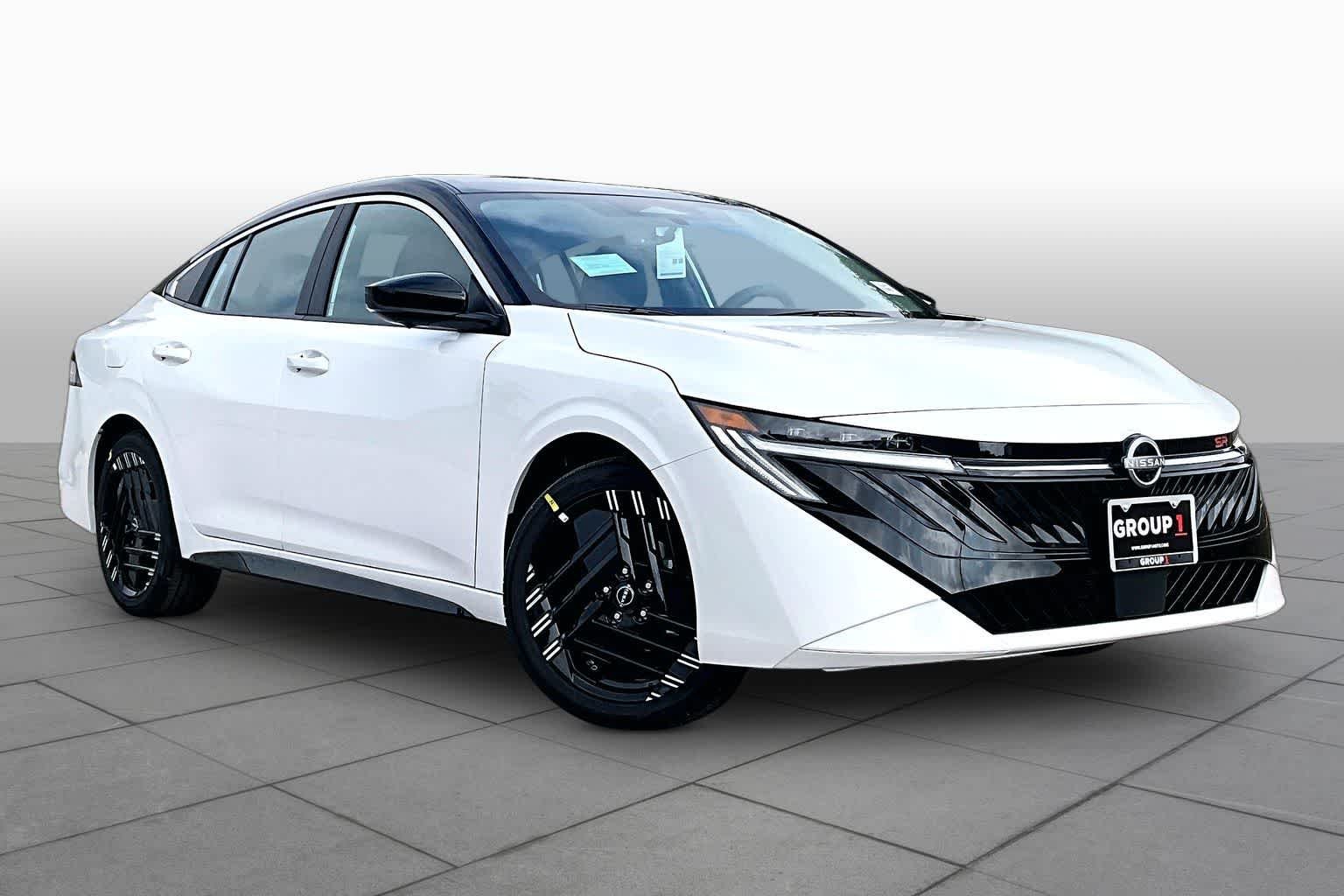 New 2026 Aspen White Tricoat/Super Black Nissan SR image 2