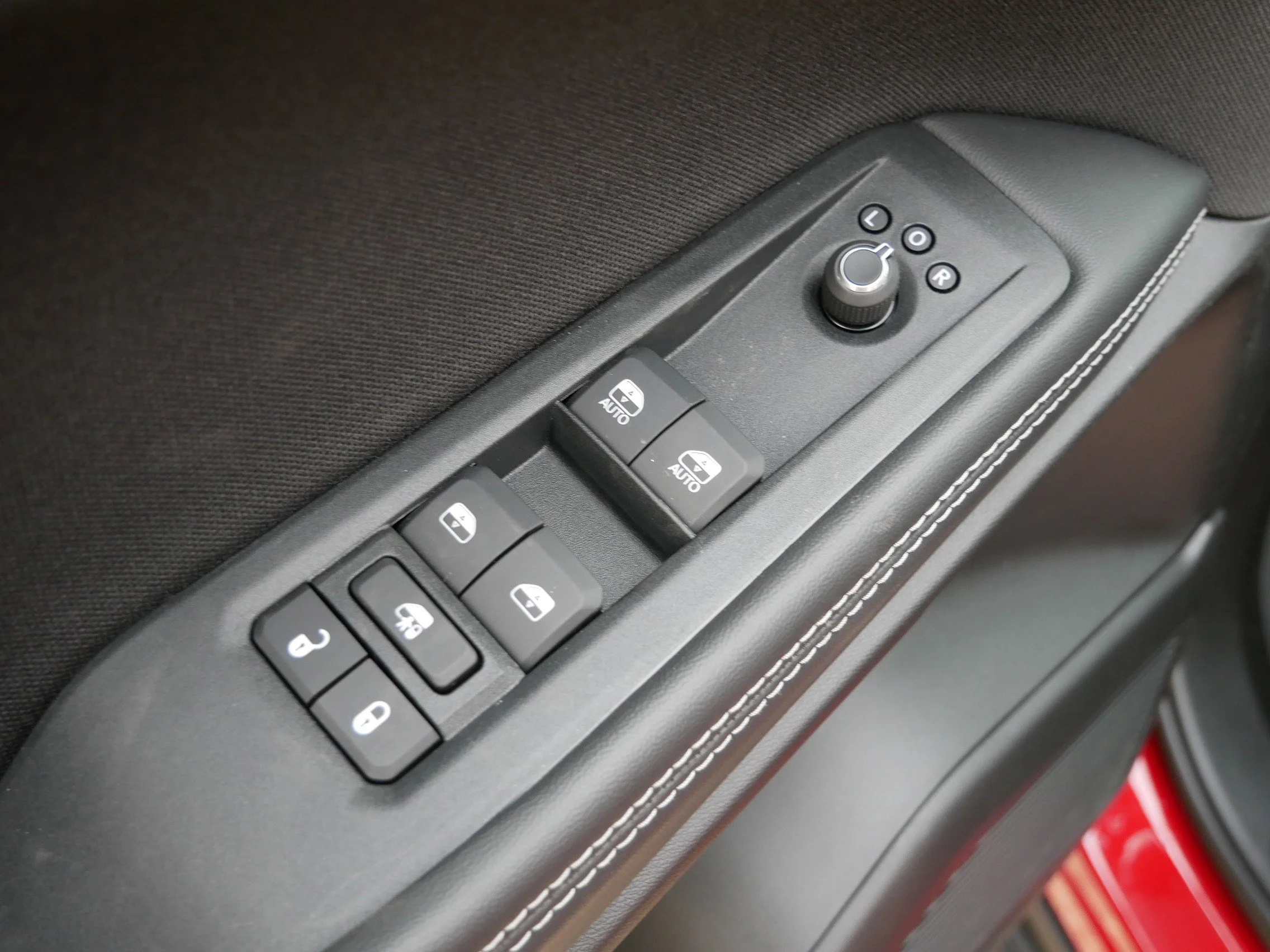 New 2026 Red Hot Pearl-Coat Exterior Paint Jeep Laredo image 12