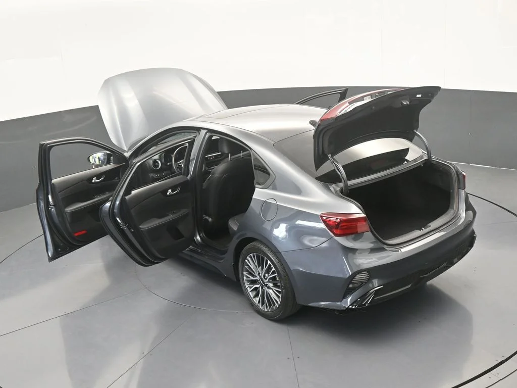 Used 2024 Gravity Gray Kia GT-Line image 67