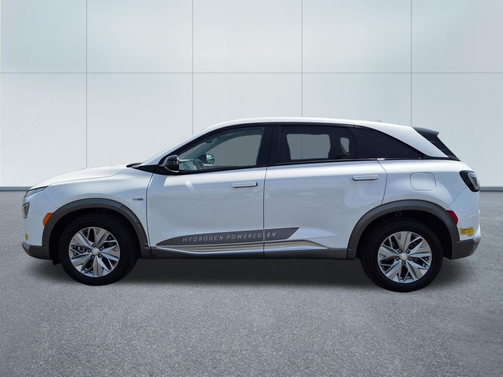 Used 2021 White Hyundai Blue image 3