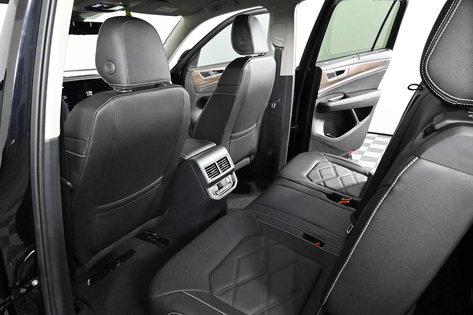 New 2026 Deep Black Pearl Volkswagen 2.0T SE w/Technology image 16