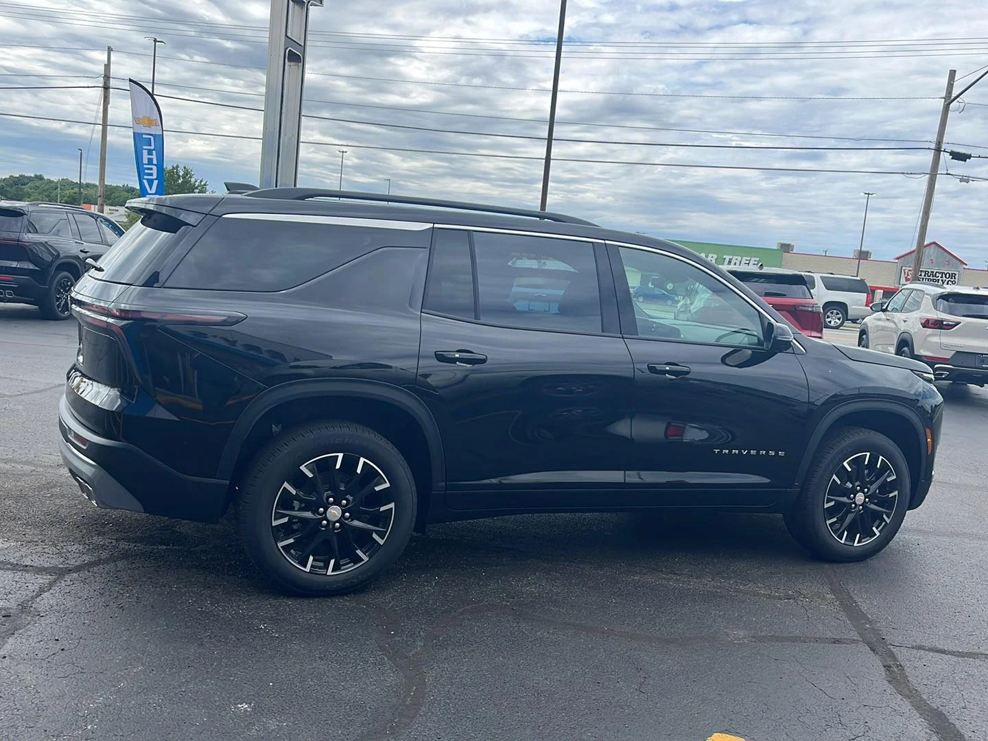2026 Chevrolet Traverse LT - Photo 6
