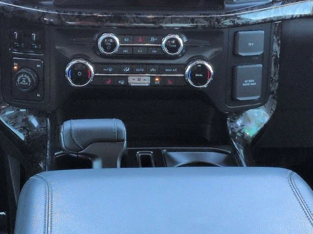 Used 2025 Black Metallic Ford XLT image 19